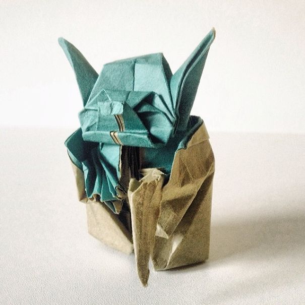 Este hombre es el amo del origami y sus creaciones lo demuestran Caracteres