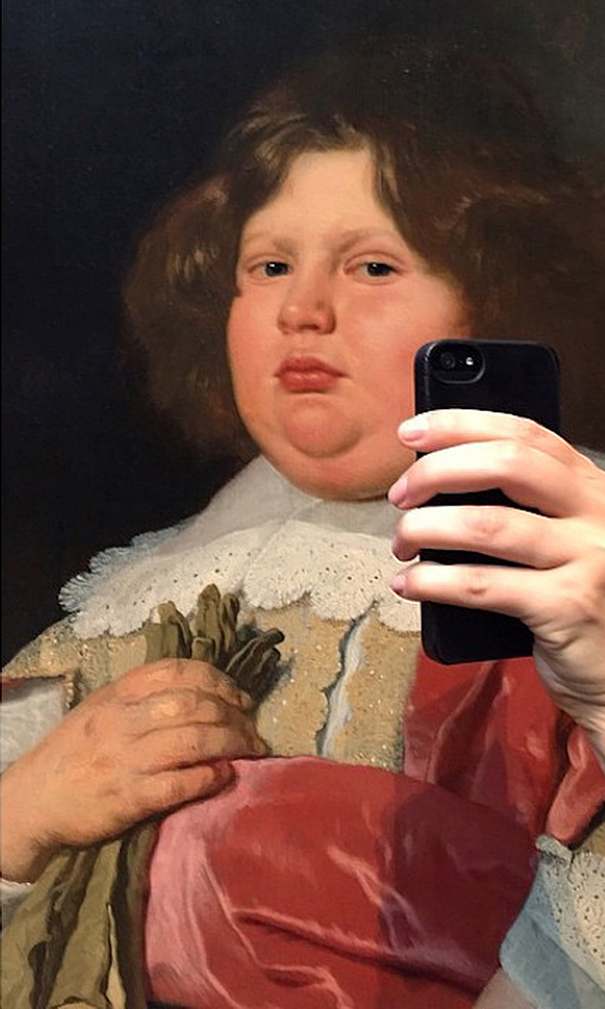 museum-historical-paintings-selfie-olivia-muus-1