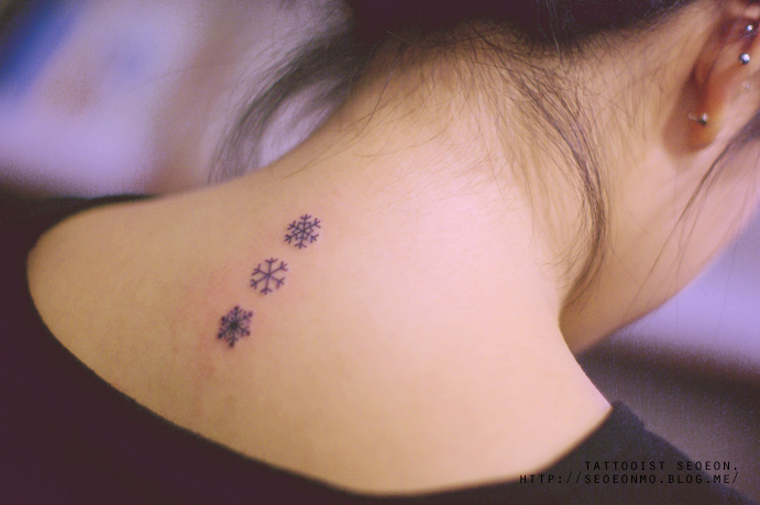 minimalistic-feminine-discreet-tattoo-seoeon-2