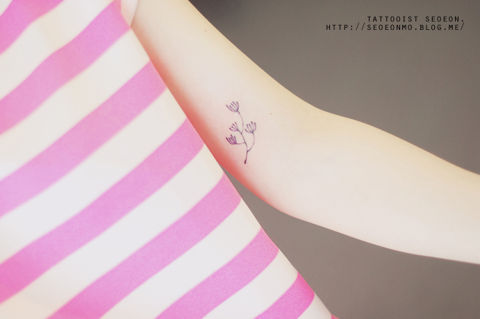 minimalistic-feminine-discreet-tattoo-seoeon-20